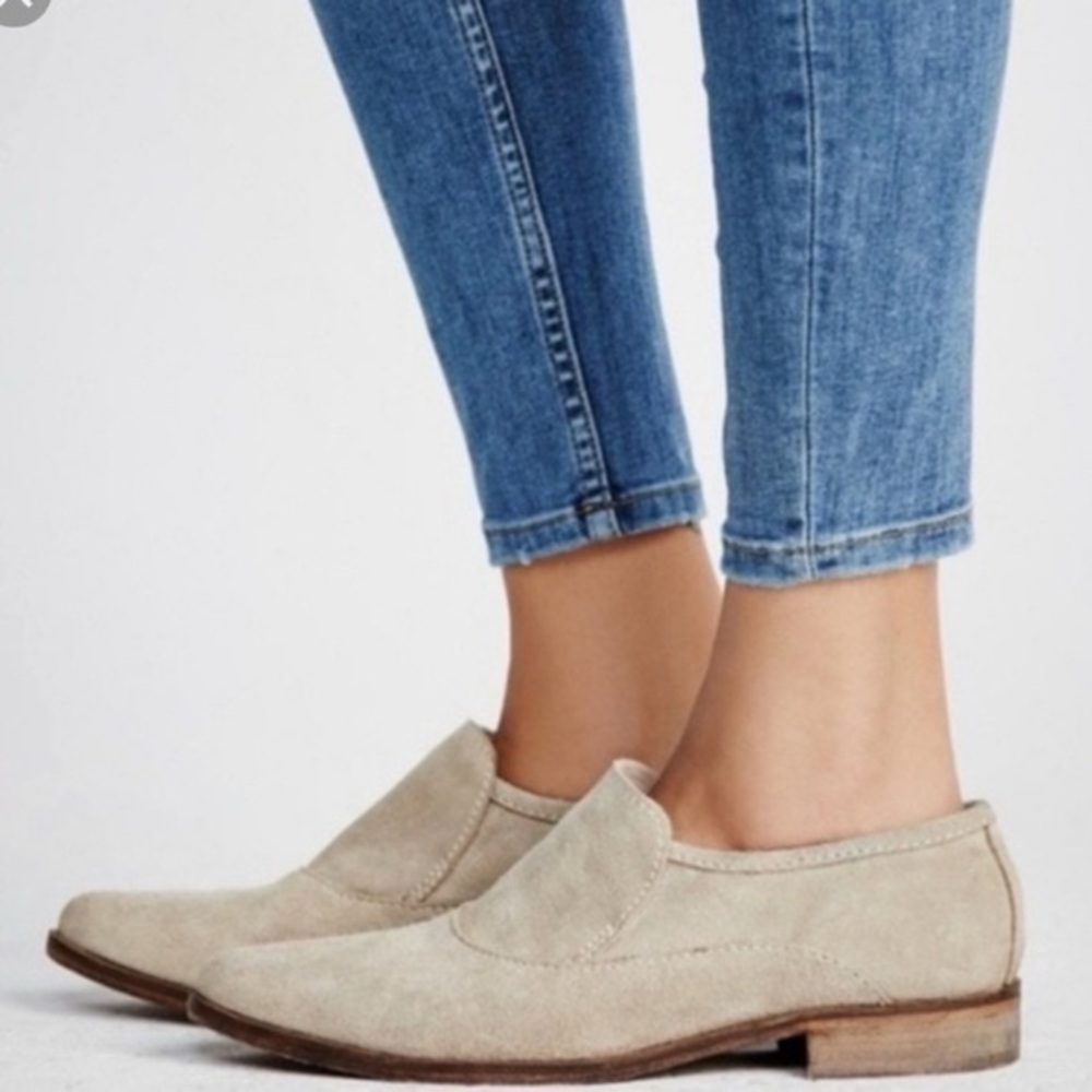 Free People. Brady Suede Loafers. Taupe. Size 36.